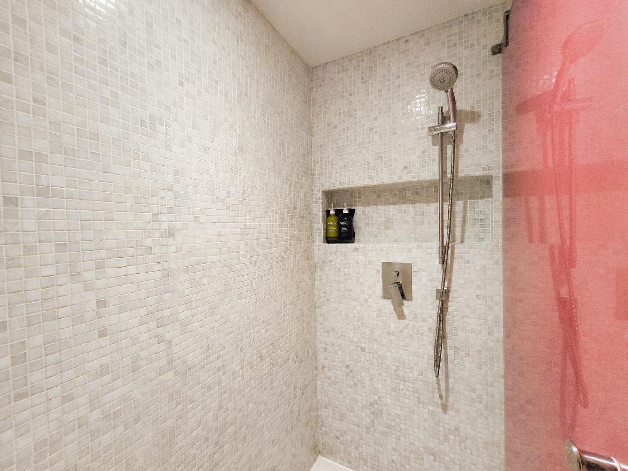 Citrus Sukhumvit 13 Nana Bangkok By Compass Hospitality - Newly Renovated Hotel Екстериор снимка